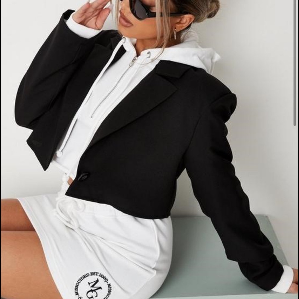 Cropped padded business suit jacket